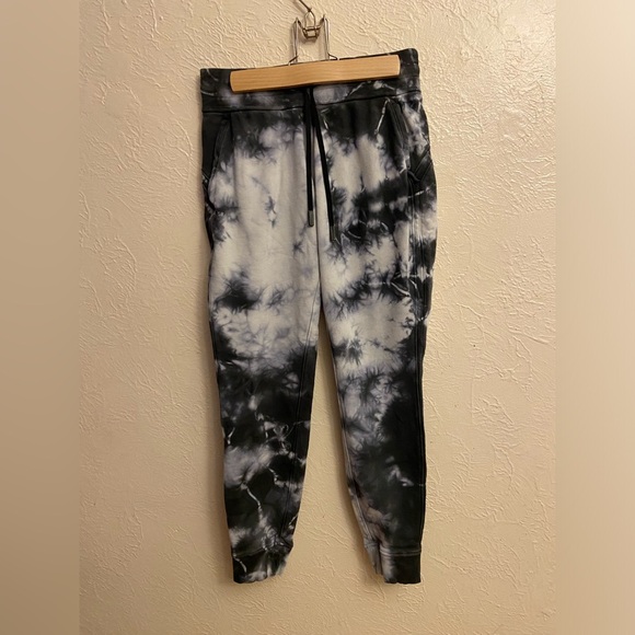 Lululemon sweatpants - Picture 2 of 7